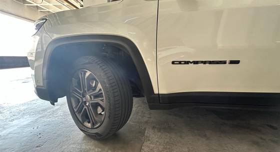 JEEP COMPASS 1.3 T270 TURBO FLEX LONGITUDE AT6 JEEP COMPASS 1.3 T270 TURBO FLEX LONGITUDE AT6